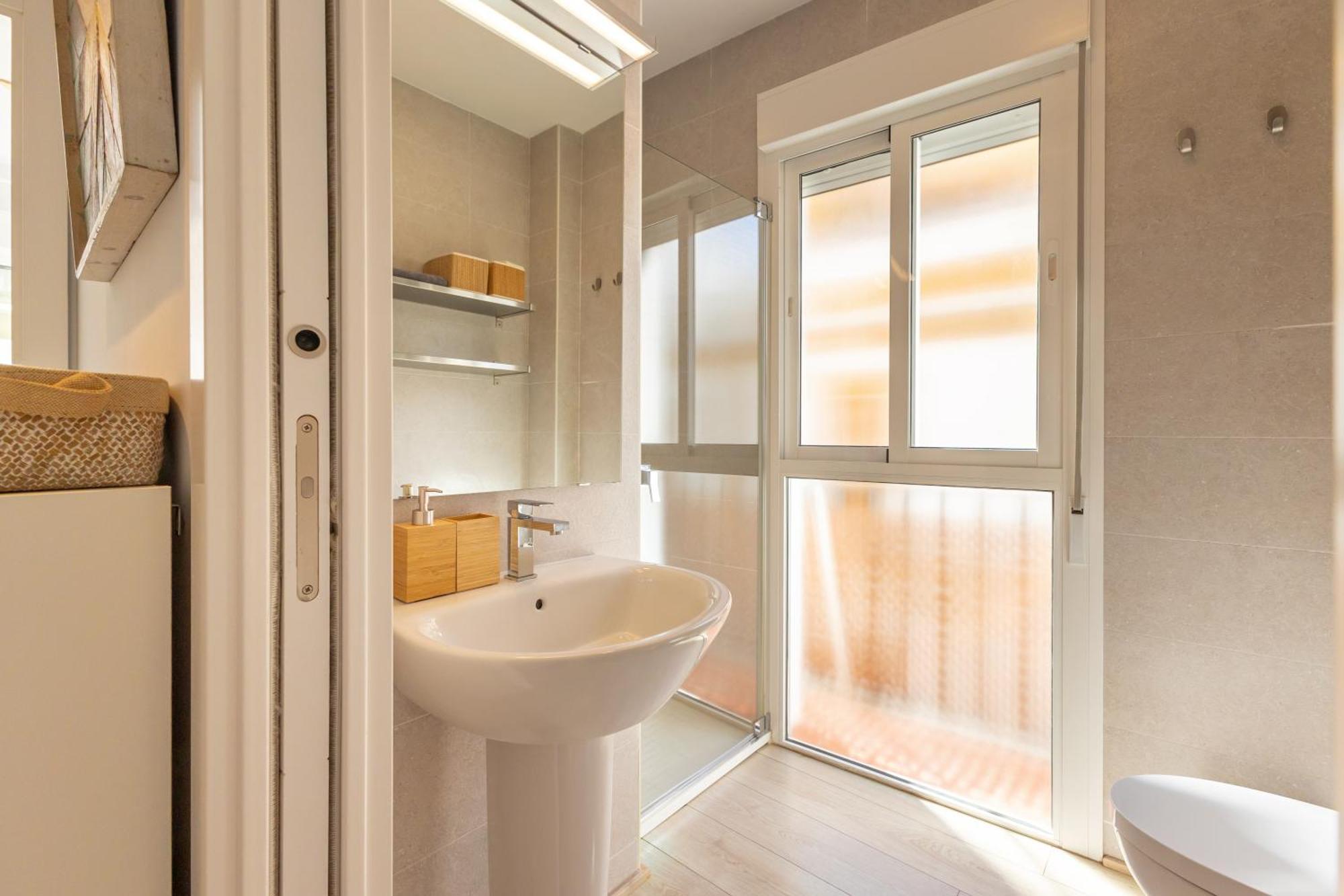Charming 2 Bedroom Apartment At Iconic Triana Neighborhood By Ocityzen Севилья Экстерьер фото