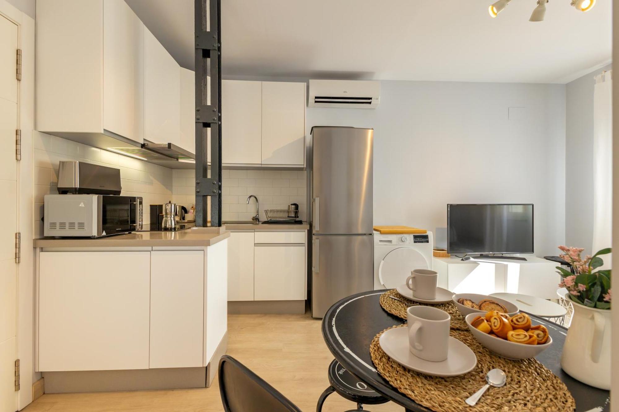 Charming 2 Bedroom Apartment At Iconic Triana Neighborhood By Ocityzen Севилья Экстерьер фото